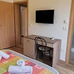 House Olly 度假居 罗维尼
