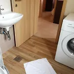 度假居 House Olly 罗维尼