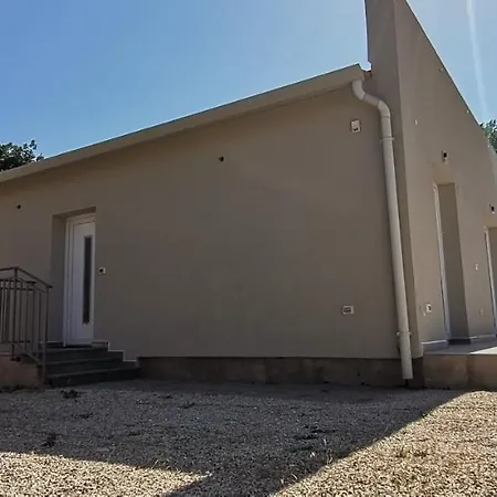 House Olly בית נופש *