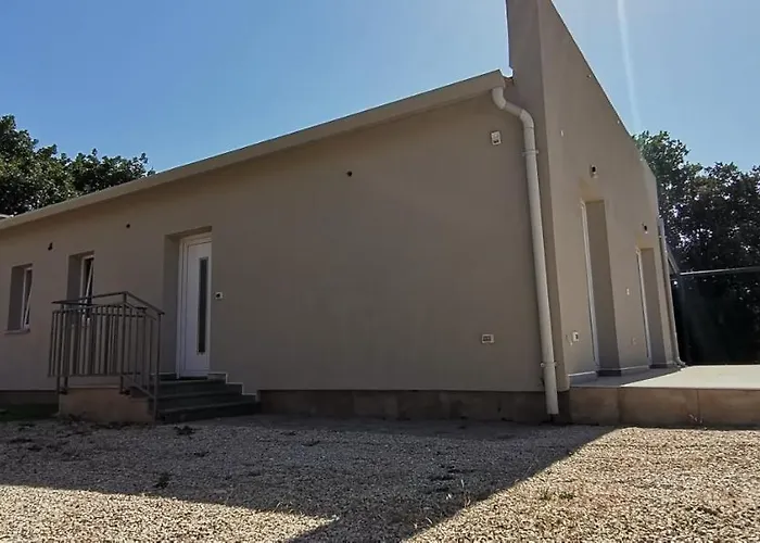 House Olly בית נופש *